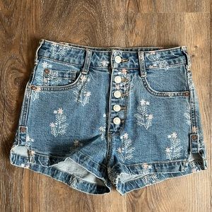 PILCRO Denim Short//Floral Detail//Size 26